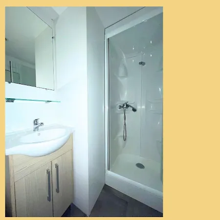 Le C24 - Equipe Pour 4 Avec Tv Vendégház 3*