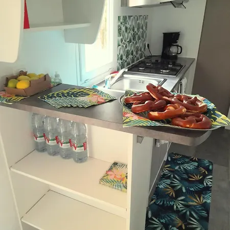 Le C24 - Equipe Pour 4 Avec Tv