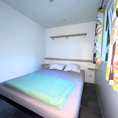 Le C24 - Equipe Pour 4 Avec Tv Vendégház