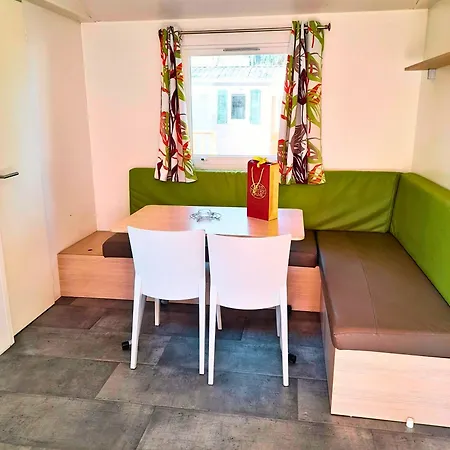 Vendégház Le C24 - Equipe Pour 4 Avec Tv